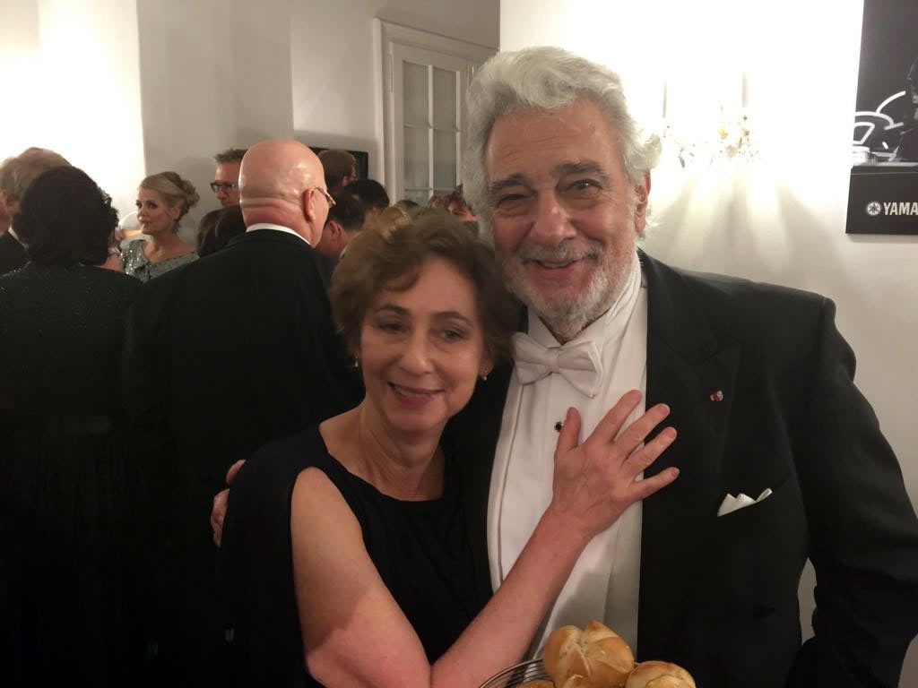Nina Bernstein Simmons and Placido Domingo. (Credit: Courtesy of Simmons)
