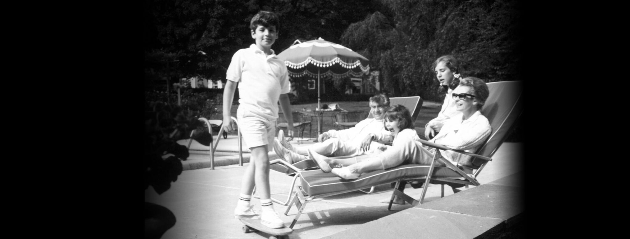 Bernstein with Alexander, Nina, Jamie and Felicia, poolside, Fairfield, Conn. June. (Credit: Library of Congress, Music Division)